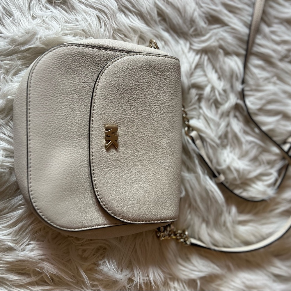 Michel Kors crossbody purse